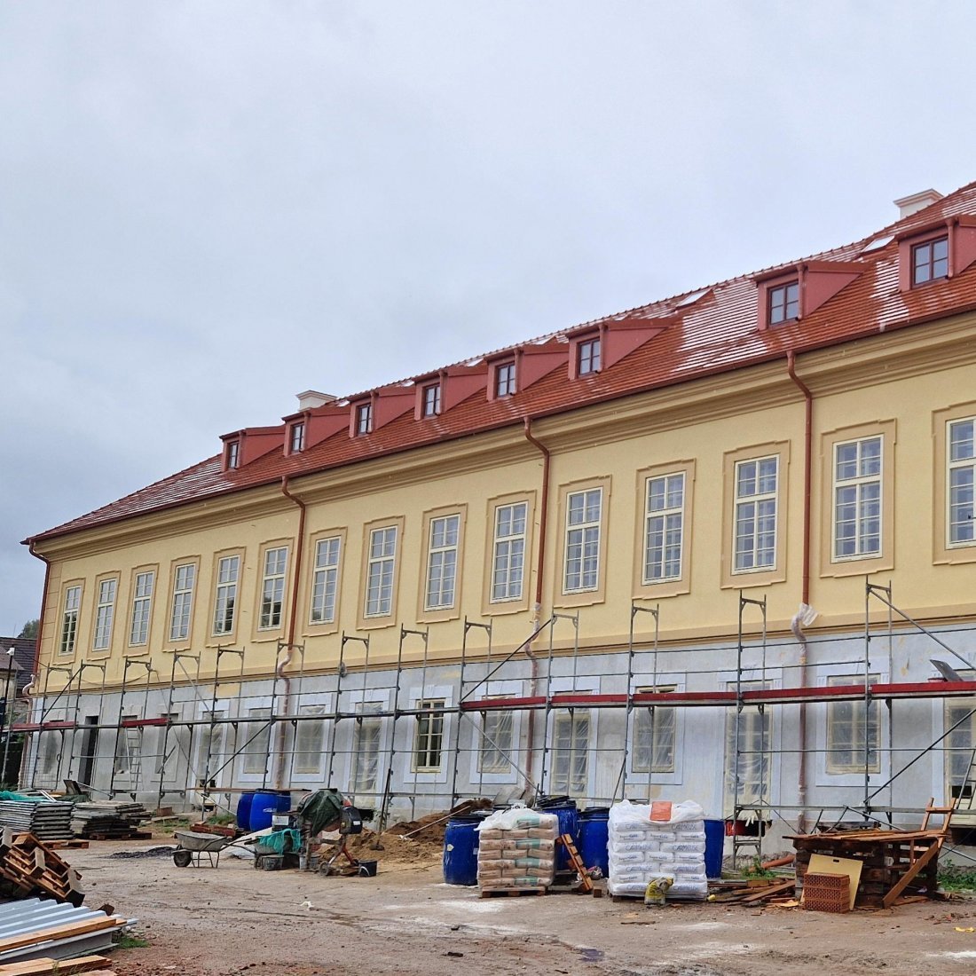 Průběh realizace špaletových oken - Zámecké zahrady Jince