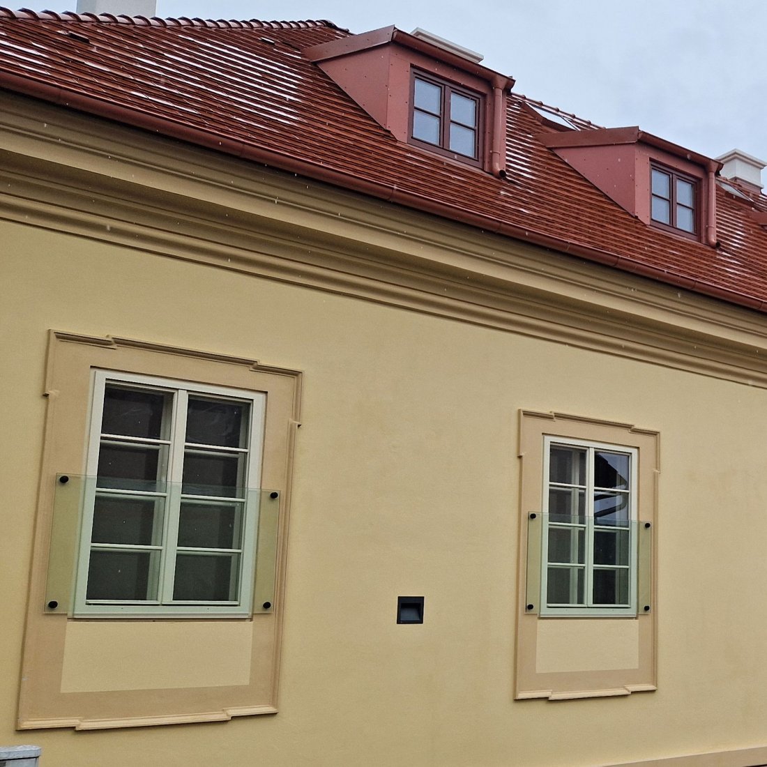 Špaletová okna - Zámecké zahrady Jince